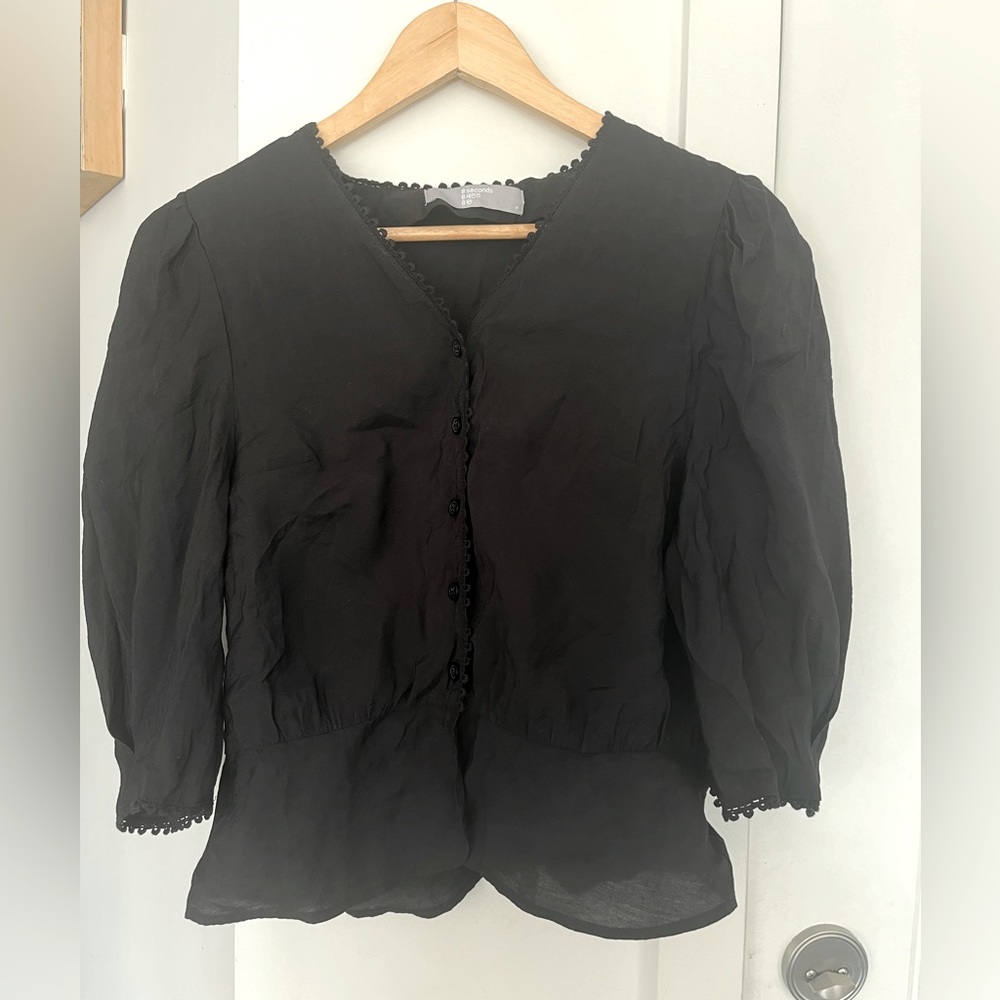 NWOT 8seconds black button down peplum blouse v-neck and puffy sleeves